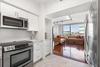 14 Greenway Plaza Unit 12L, Houston, TX 77046