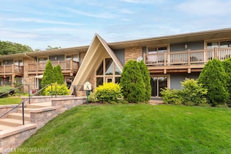 300 Opatrny Dr Unit 101, Fox River Grove, IL 60021