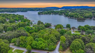 73 Overlook Cir, Moneta, VA 24121
