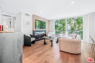 10751 Wilshire Blvd Unit 801, Los Angeles, CA 90024