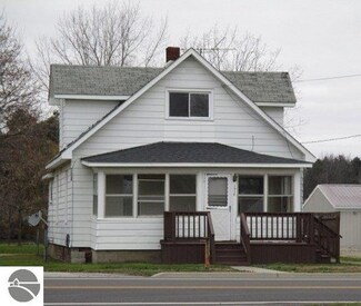 1016 Michigan Ave, Saint Louis, MI 48880