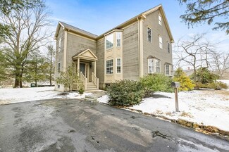 28 Hope Rd, Hingham, MA 02043