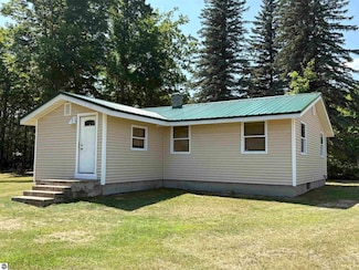 8655 Campbell Rd SE, Fife Lake, MI 49633