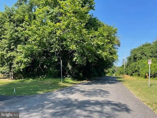 853 & 855 Main Ave, Linthicum Heights, MD 21090