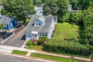 913 E Frech Ave, Manville, NJ 08835