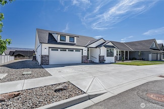 985 Spring Mountain Dr, Wenatchee, WA 98801