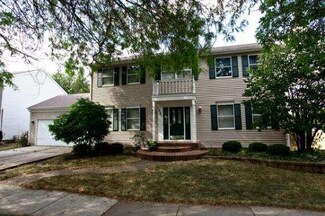 1621 Auburn Ave, Naperville, IL 60565