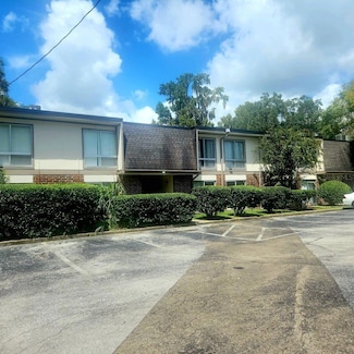 1700 SW 16th Ct Unit P-28, Gainesville, FL 32608