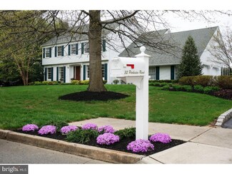 32 Parkview Rd, Cranbury, NJ 08512