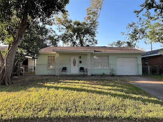 106 Avenue G, Sugar Land, TX 77498