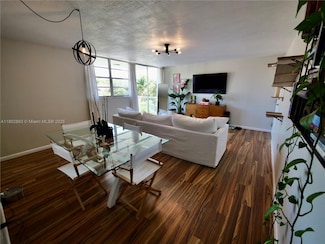 16518 NE 26th Ave Unit 305, North Miami Beach, FL 33160