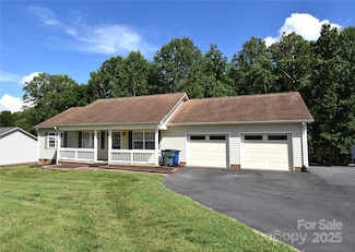 1524 Belleview Dr NE, Conover, NC 28613