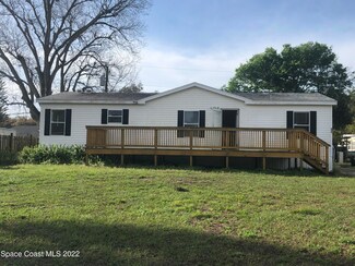 457 Seahorse Ln, Cocoa, FL 32927