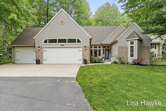 19047 N Fruitport Rd, Spring Lake, MI 49456