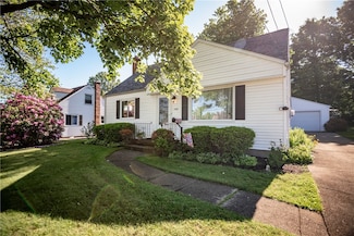 1052 Hadley Dr, Sharon, PA 16146