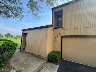 1434 Loop Rd, Kent, OH 44240