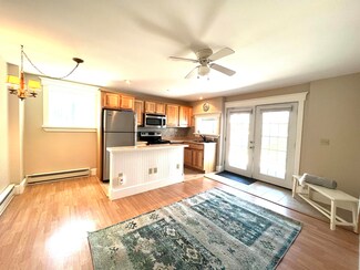 9 Hilltop Dr Unit 9, Rockport, ME 04856