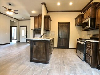 1308 Regency Blvd, Moore, OK 73160
