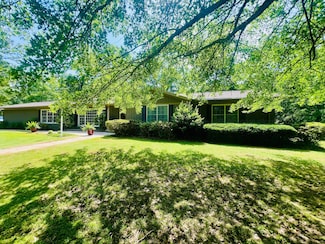 711 4th Ave NW, Fayette, AL 35555