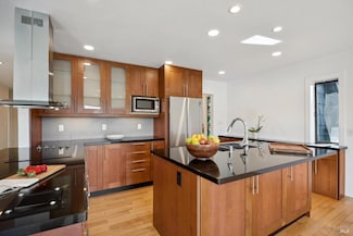8 Greenwood Cove Dr Unit B, Belvedere Tiburon, CA 94920