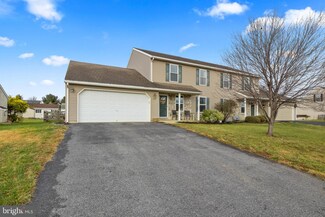 485 Daisy Dr, New Holland, PA 17557