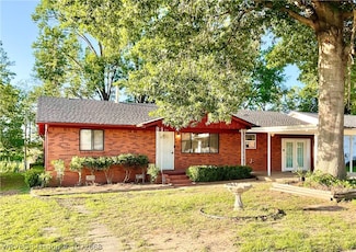 725 Cedar Ln, Fort Smith, AR 72908