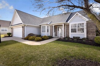 18307 N Winding Oak Dr, Middleburg Heights, OH 44130