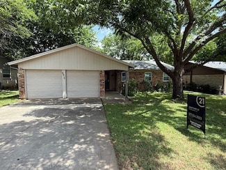 6916 Yorkston St, Watauga, TX 76148