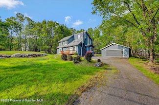 227 Valley View Dr, Albrightsville, PA 18210