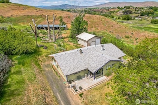 12623 Douglas Rd, Yakima, WA 98908