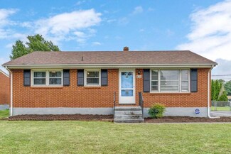 824 Fairhurst Dr, Roanoke, VA 24012