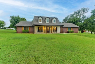 319 E Cedar Dr, Tuttle, OK 73089