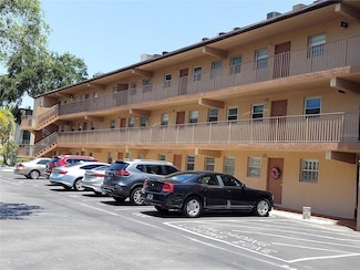 4600 98th Way N Unit 303, Saint Petersburg, FL 33708