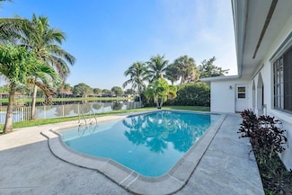 10561 NW 22nd St, Pembroke Pines, FL 33026