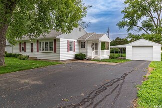 319 Orr Ave, Pekin, IL 61554
