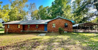 3114 Airport Fernwood Rd, McComb, MS 39648