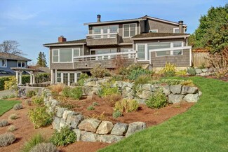 8428 Ridge Rd, Medina, WA 98039