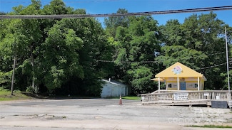 200 Dearborn St, Great Falls, SC 29055