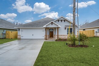 102 Walnut St, Whitesboro, TX 76273