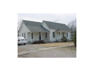 215 E 6th St, Adrian, MO 64720