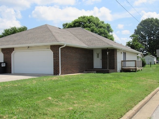 492 Haymes Ct, Marshfield, MO 65706