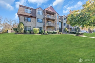 204 Newport Ct, Fords, NJ 08863