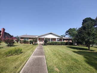 933 Ridgeview Rd, Camden, AR 71701