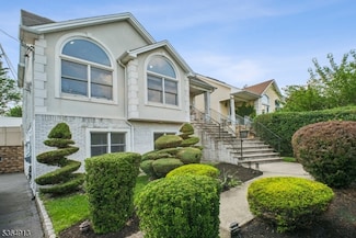 286 Meadow Road (Rt17 Serv), Rutherford Boro, NJ 07070