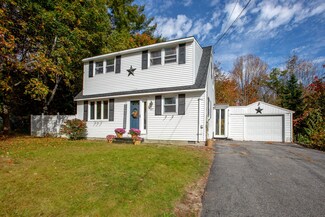 27 Charles St, Winthrop, ME 04364