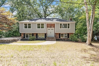 332 North Rd, Bedford, MA 01730