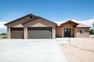 6 Servis Farm Rd, Los Lunas, NM 87031