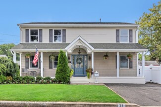 31 Grace Ave, Port Monmouth, NJ 07758