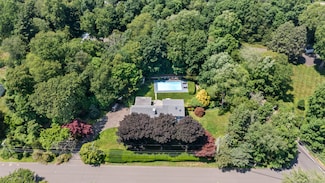 9 Janes Ln, Stamford, CT 06903