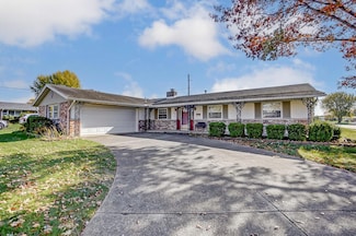 1026 Landsdale Dr, Fairborn, OH 45324